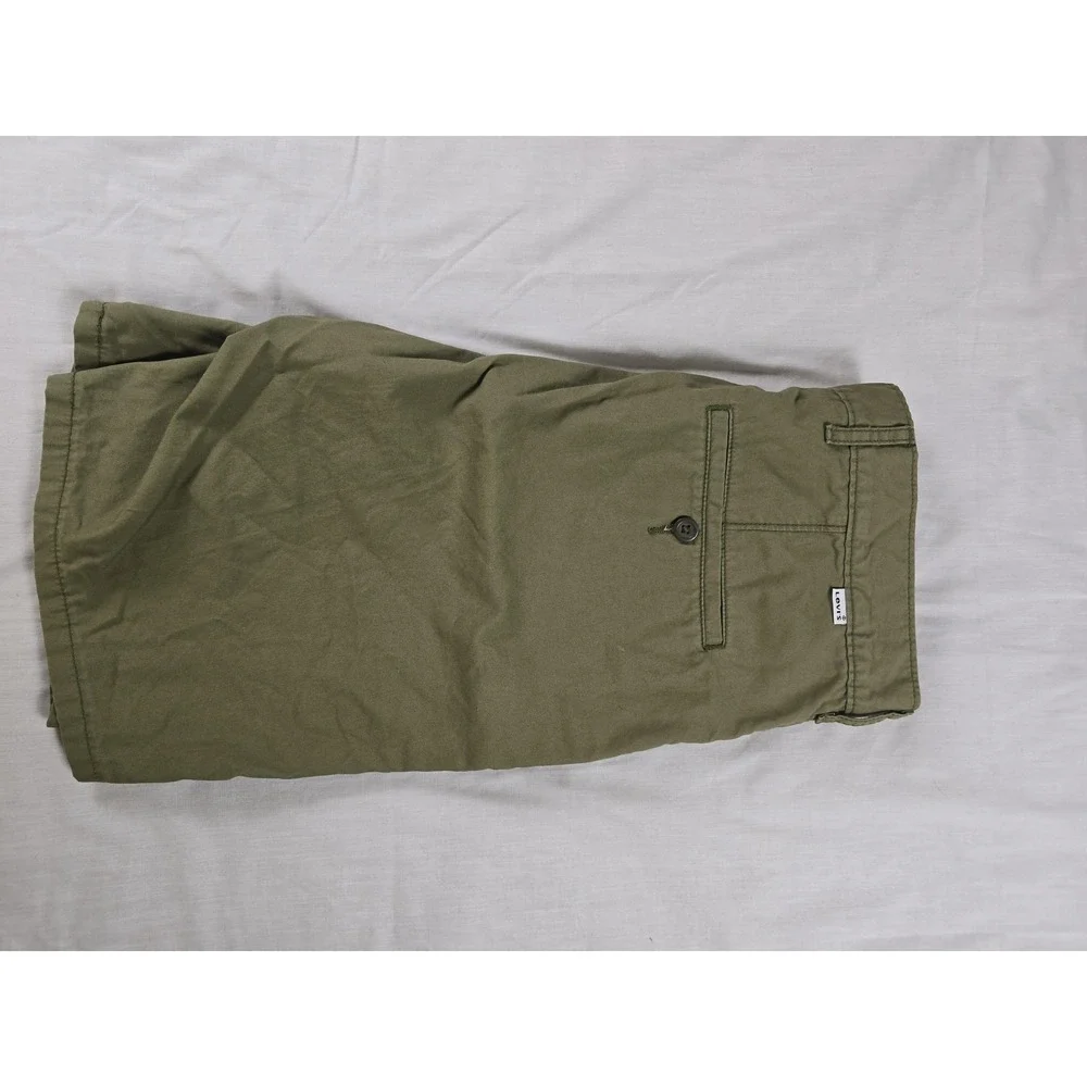 Levis Shorts Mens 32 Green Canvas Chino Flat Front Pockets Casual Summer